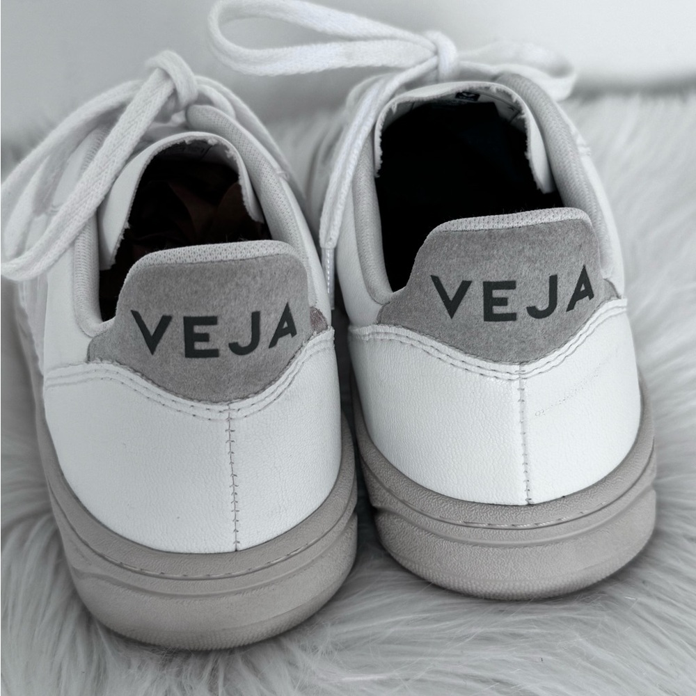 Veja V-10 CWL Sneakers - Picture 8 of 11